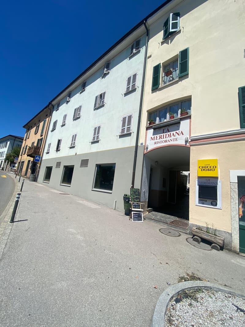 Local Commercial à Louer à Balerna – Via San Gottardo 104 (1)