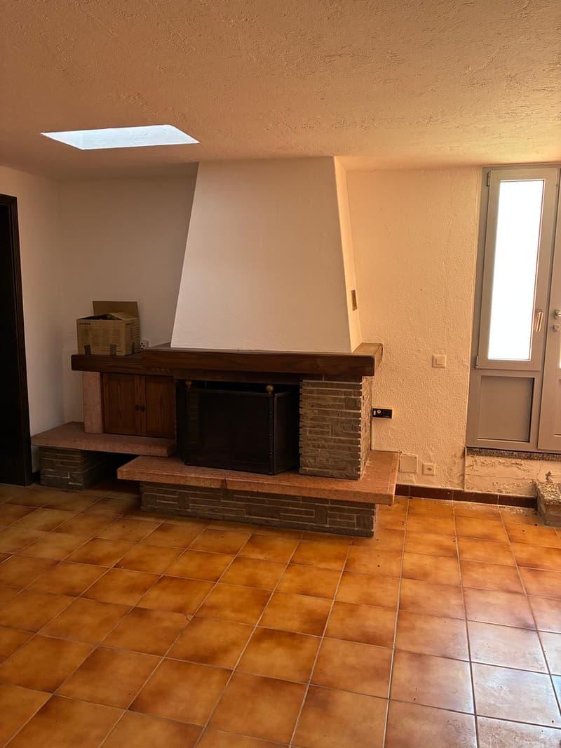 Faszinierendes Einfamilienhaus mit Garage in Castel San Pietro (8)
