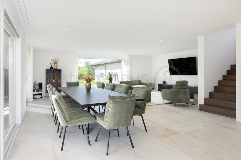 Casa unifamiliare moderna a Heimiswil con grande terreno e terrazza (4)