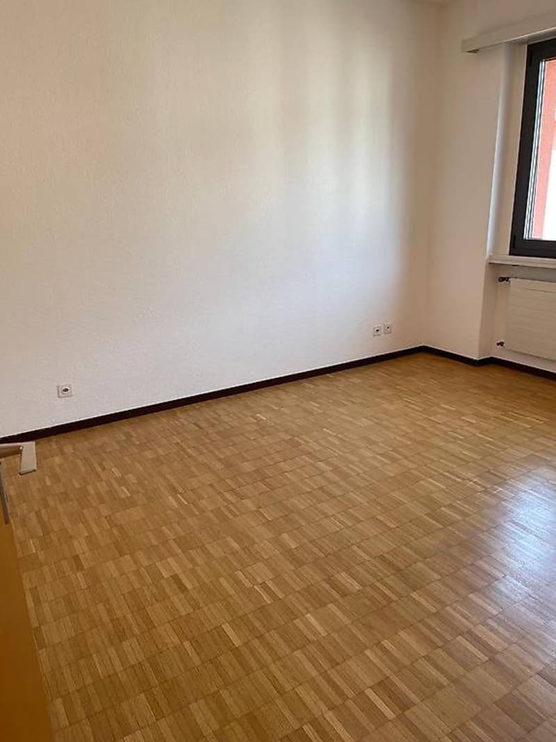 Miete 2.5-Zimmer-Wohnung sehr hell - 5. und letzte Etage (3)