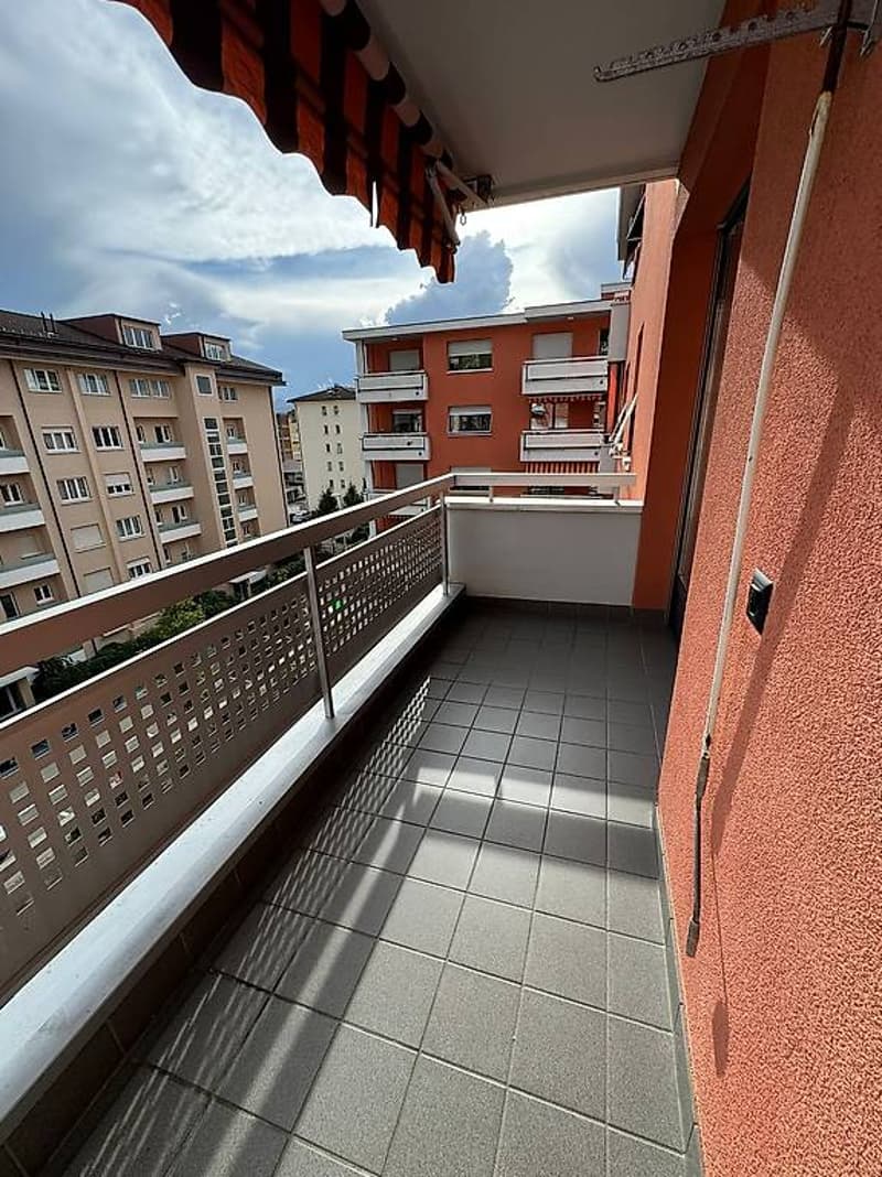 Affittasi appartamento 2.5 locali molto luminoso (5)