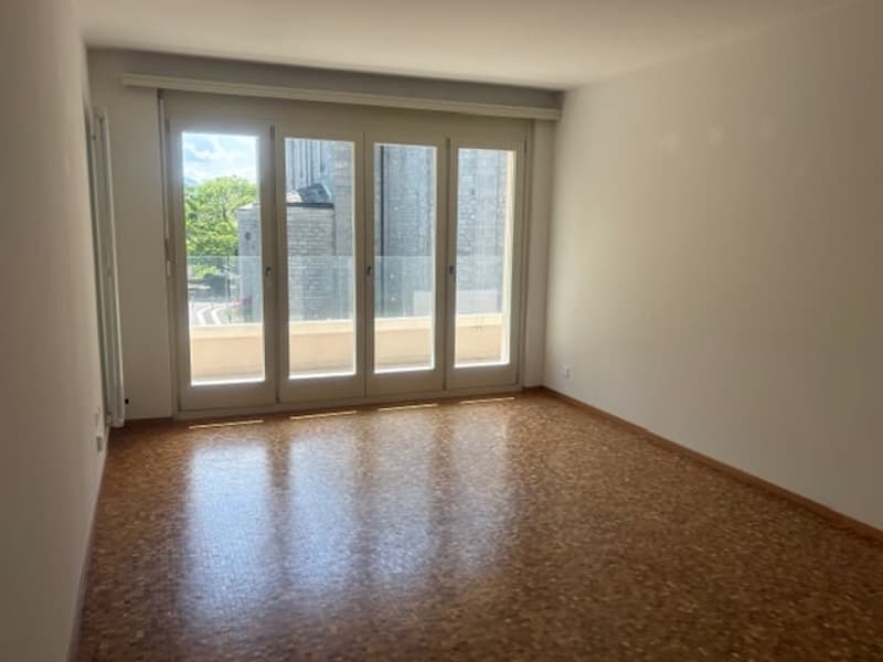 Bright 2-room apartment with balcony and panoramic view – Massagno (8)