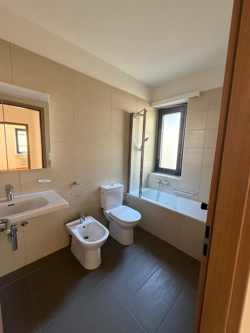 Helles 4.5-Zimmer-Apartment mit Balkon in Lugano – sofort verfügbar (6)