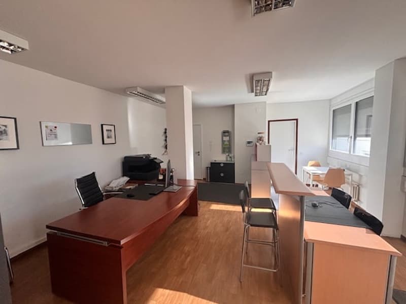 Nouveau bureau de 2,5 pièces avec climatisation au cœur de Chiasso (3)