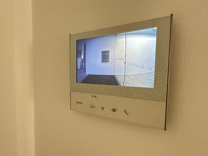 Ufficio moderno di 10 locali con balcone a Chiasso (4)