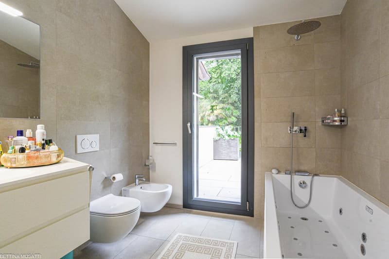 VACALLO – PENTHOUSE EXCLUSIF AVEC TERRASSES PANORAMIQUE ET JACUZZI DANS UN EMPLACEMENT PRESTIGIEUX (11)