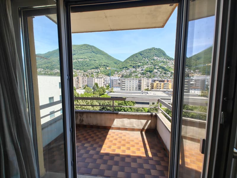Luminoso appartamento di 5 locali al 6° piano con vista panoramica – Lugano (1)