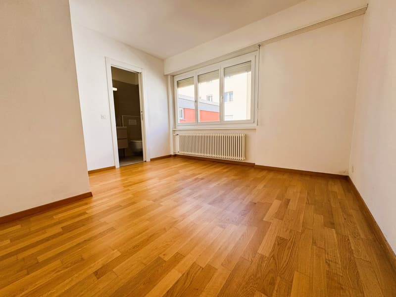 Elegant 4.5 rooms apartment on the top floor with mountain view (5)