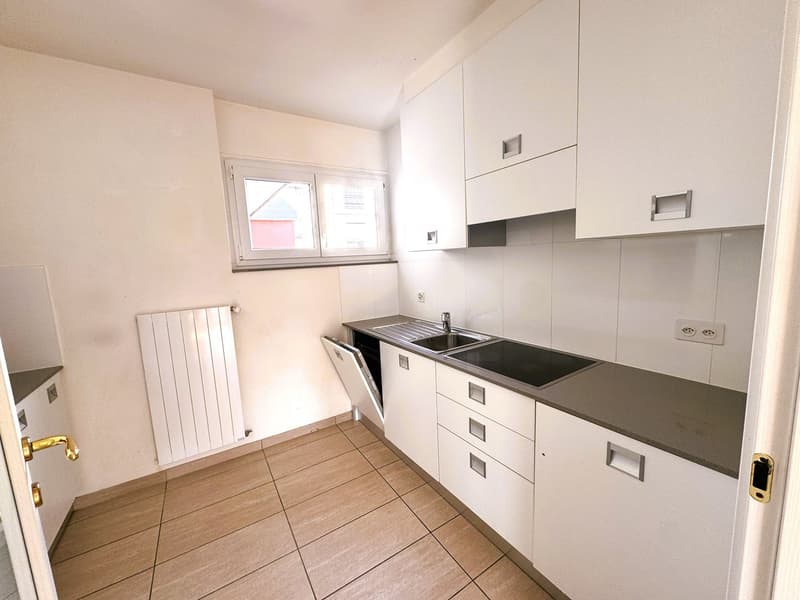 Elegant 4.5 rooms apartment on the top floor with mountain view (2)
