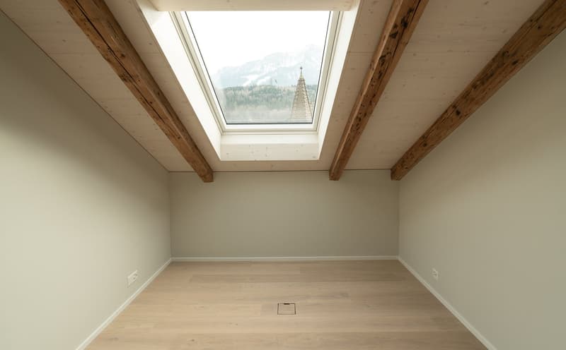 Modern 3 ½ room attic apartment in prime location in Brunnen SZ (9)