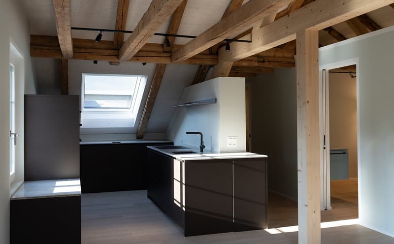 Exclusive 3.5-room attic apartment in Rosengarten – Historic charm meets modern design (4)