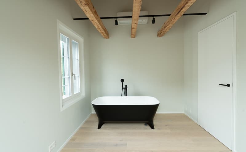 Exclusive 3.5-room attic apartment in Rosengarten – Historic charm meets modern design (8)