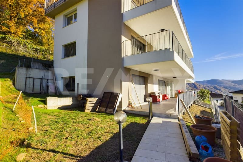 NEGGIO (VIC. VERNATE) - Luminoso e moderno appartamento con giardino e splendida vista (2)