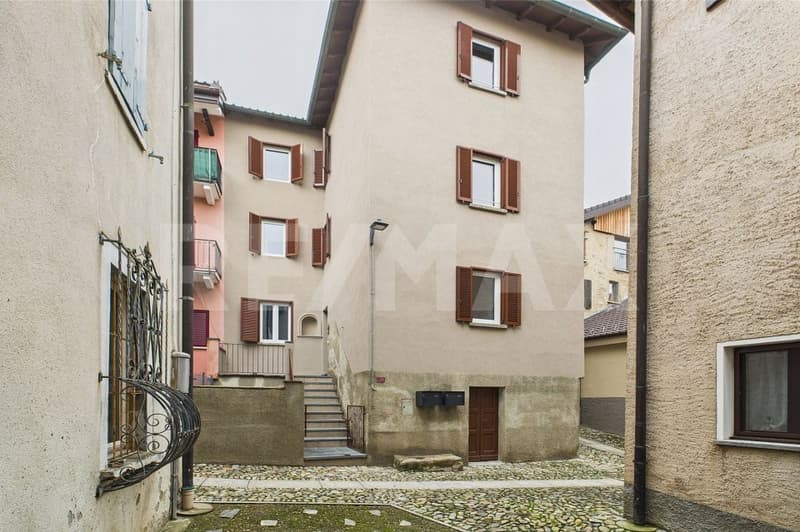 Casa intera o 2 appartamenti, rinnovata di recente, a Miglieglia (1)