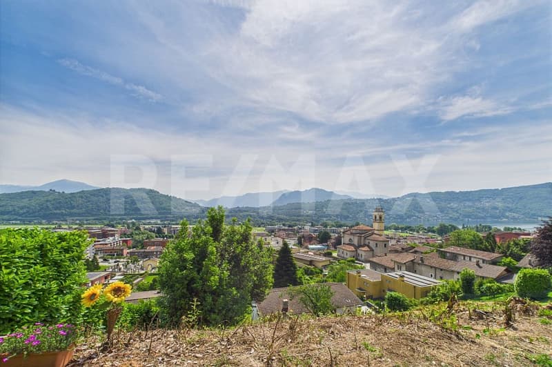 Terreno edificabile con vista lago ad Agno: posizione centrale e tranquilla ! (1)