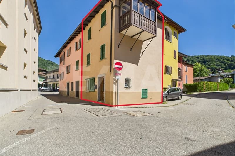 Casa di nucleo nel pieno centro di Tesserete - ristrutturazione necessaria (1)