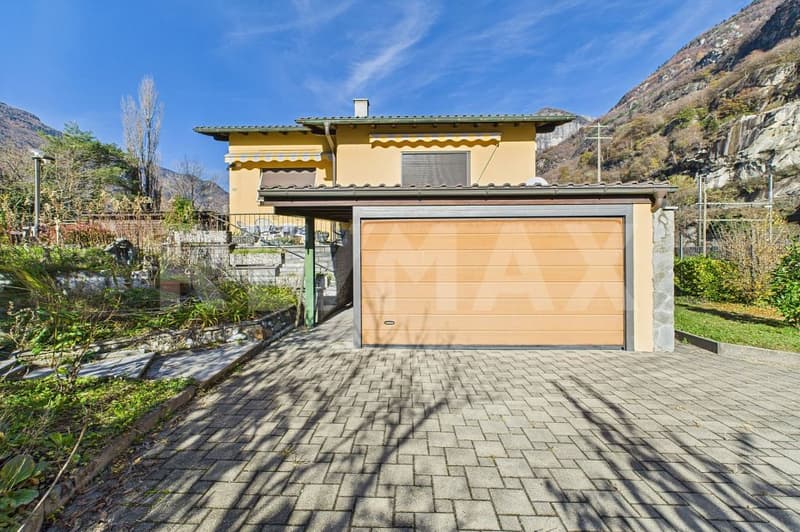 Casa unifamiliare con appartamento indipendente e ampio giardino (1)