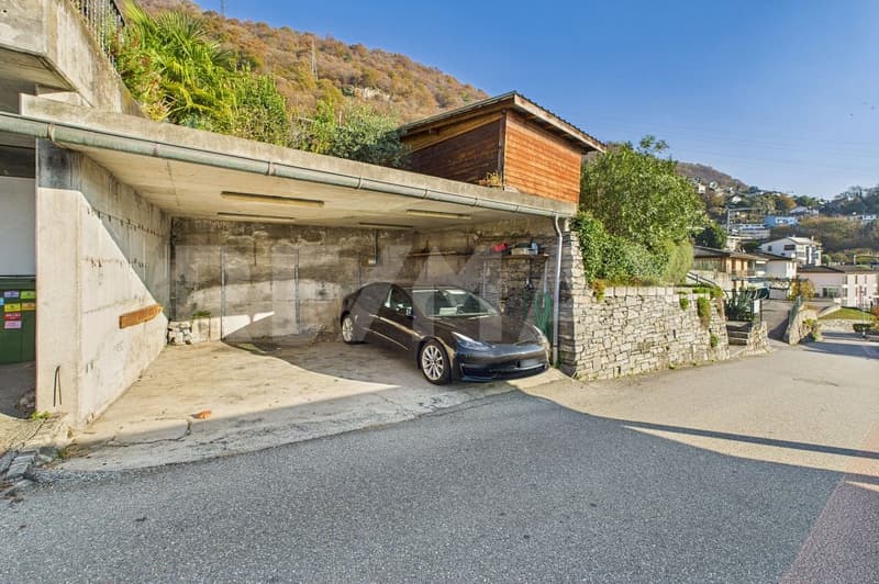 Casa bifamiliare in collina con bella vista e ampio spazio esterno (2)