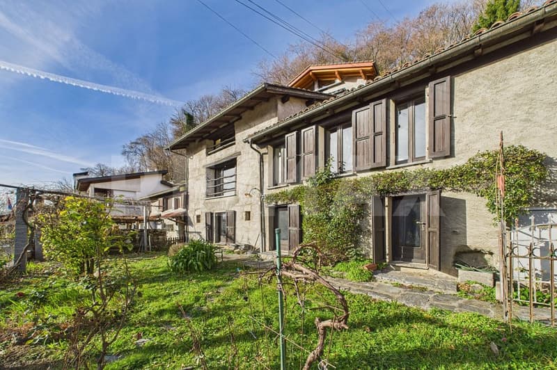 Casa di nucleo con vista sul verde e giardino (2)