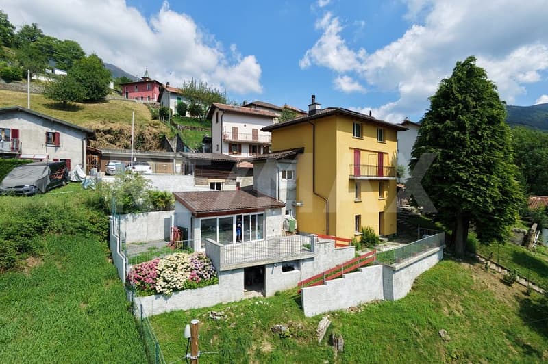 DA VENDERE -  Casa indipendente con vista panoramica a Colla (2)