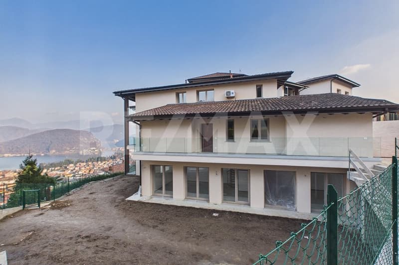 casa con giardino e vista lago (Italia) (1)