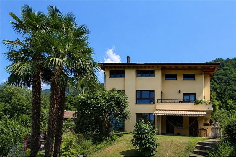Ampia casa unifamiliare nel verde (1)
