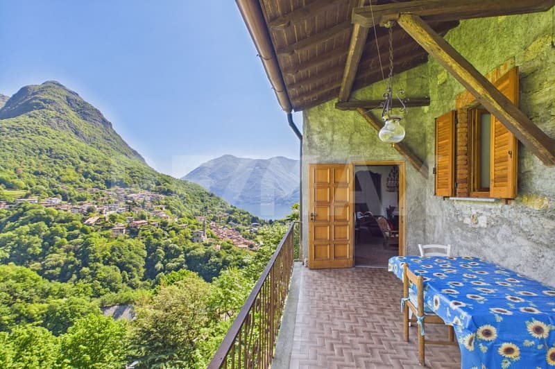 Meravigliosa casa nel borgo storico di Castello Valsolda (Italia) (1)