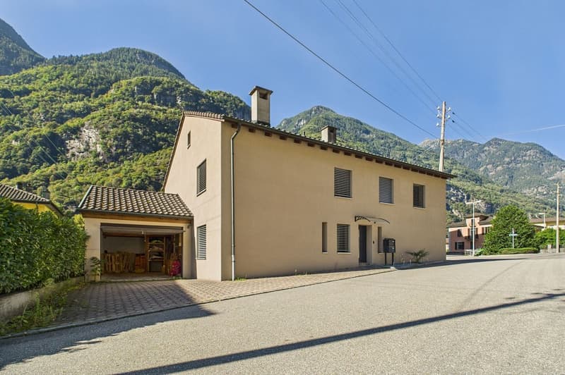 Casa singola ristrutturata con due unità abitative locate ideale anche per investimento (1)