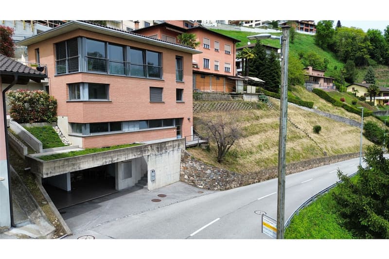 Casa unifamiliare con ufficio separato ideale per famiglie (1)