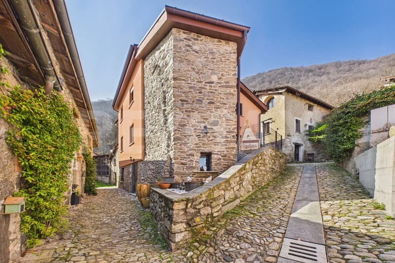 Ampia casa unifamiliare nel cuore di Sigirino (1)