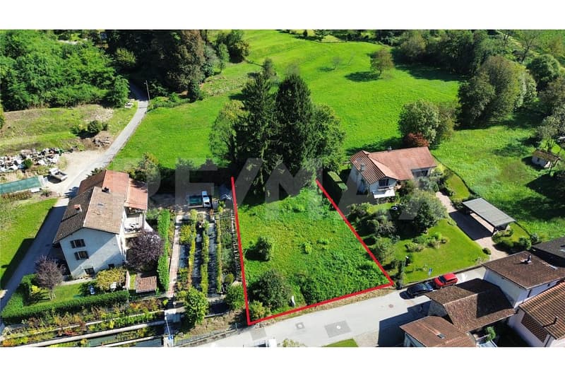 Terreno residenziale in zona verde e tranquilla a Tresa (1)