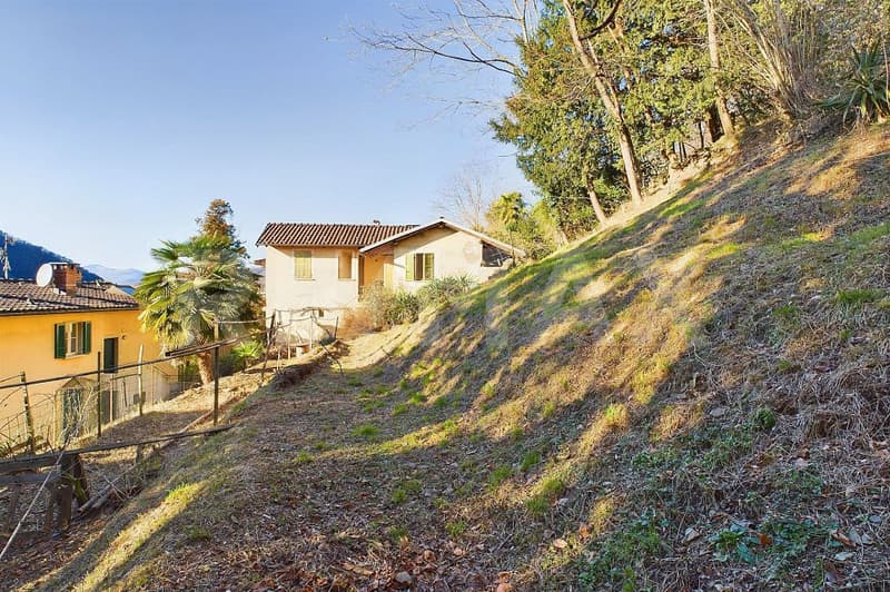 Casa di nucleo con terreno edificabile, ottimo investimento (1)