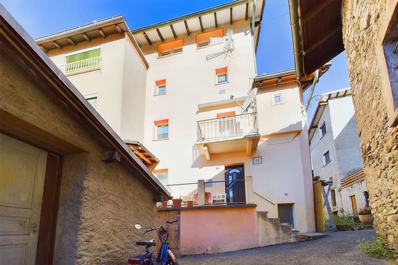 Luminosa casa di 5 12 locali anche residenza secondaria (2)