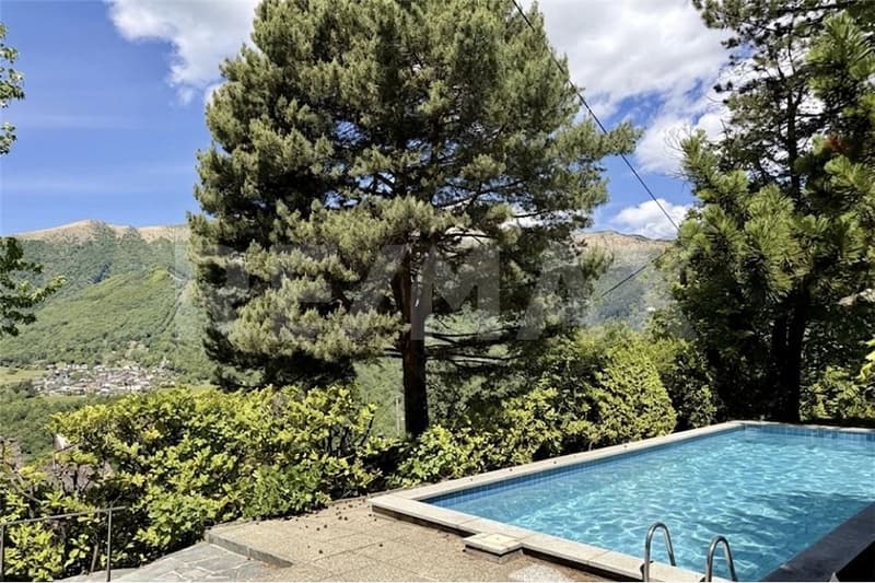 Elegante villetta con piscina e vista panoramica sul Monte Lema ad Aranno (1)
