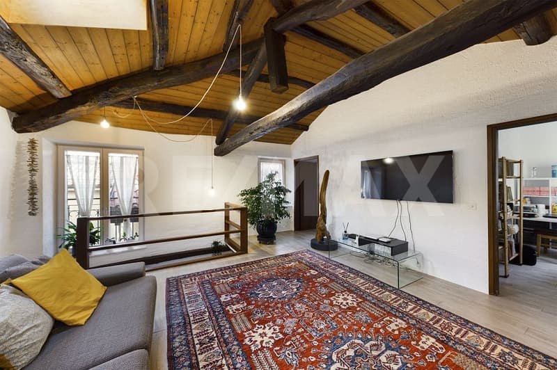 Grande casa di nucleo da poco rinnovata con charme (1)