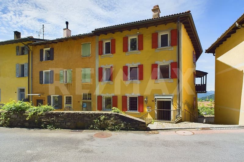 Incantevole Casa di Nucleo a Aranno (1)