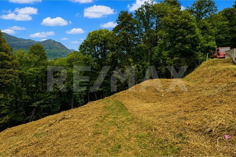 Terreno edificabile ad Aranno (30 min. da Lugano) (1)