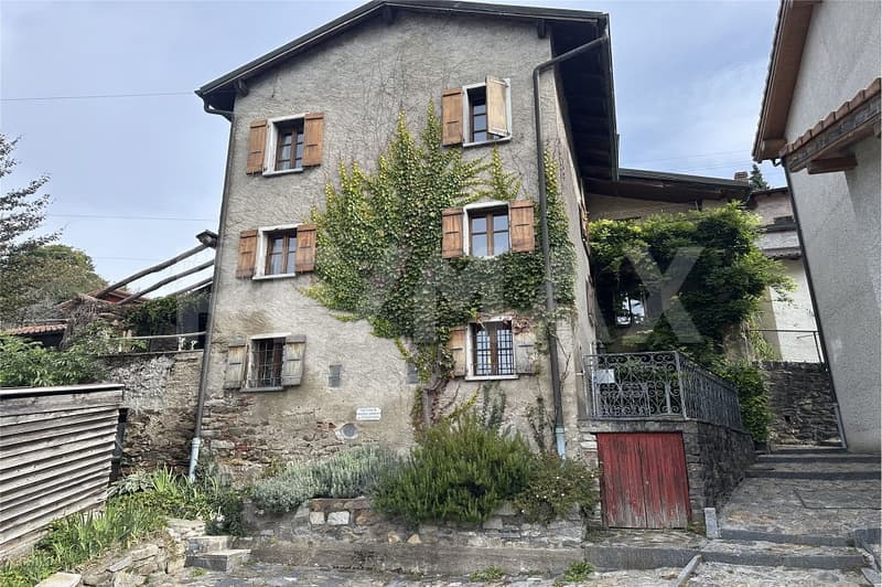 Grande casa di nucleo con vista aperta sulla Valcolla Certara (1)