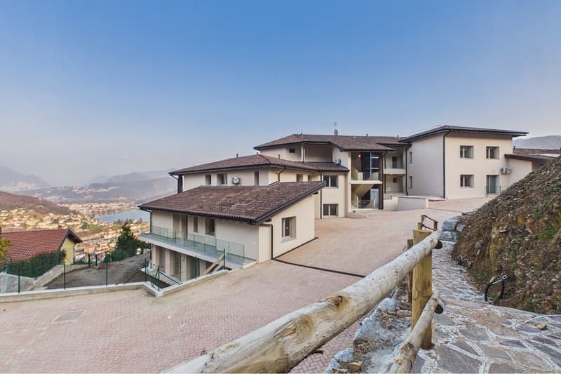 Casa con giardino e vista lago (Italia) (2)