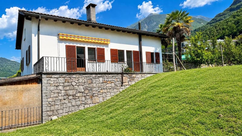 rif. 2018 CASA BIFAMILIARE TICINESE-GRANDE POTENZIALE NEL VERDE CON BOX AUTO (20)