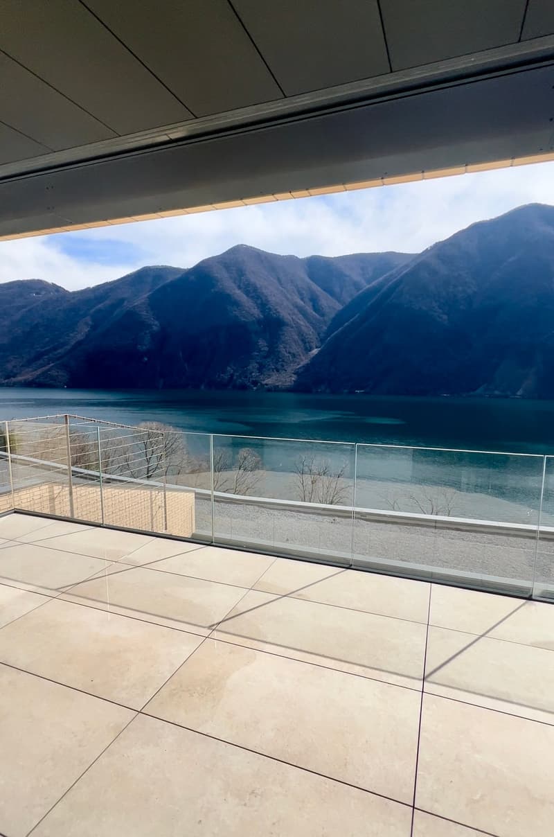 VILLA or DUPLEX APARTMENT CHARMING LAKE VIEW (4)