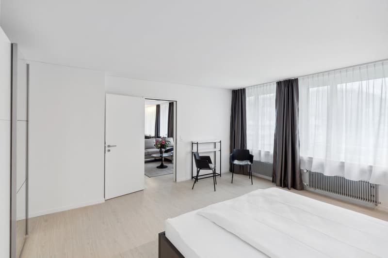 Schlafzimmer / Bedroom