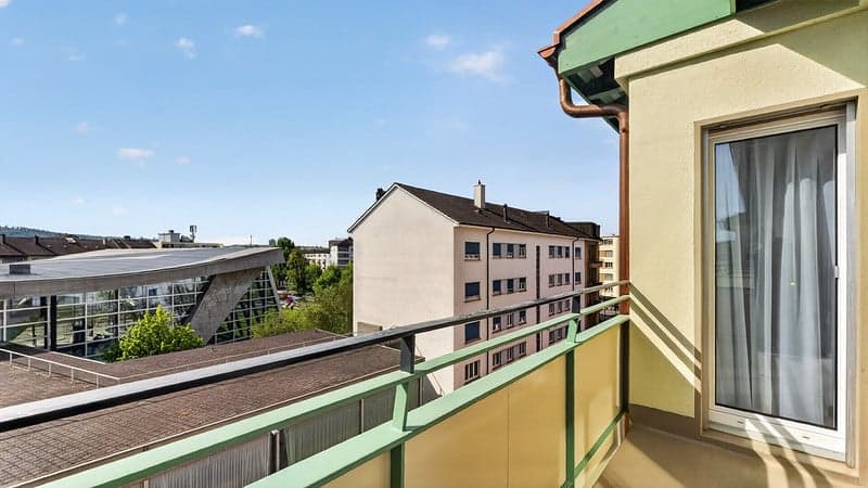 Moderne möblierte 2-Zimmer-Wohnung mit Service und Balkon in Biel (11)