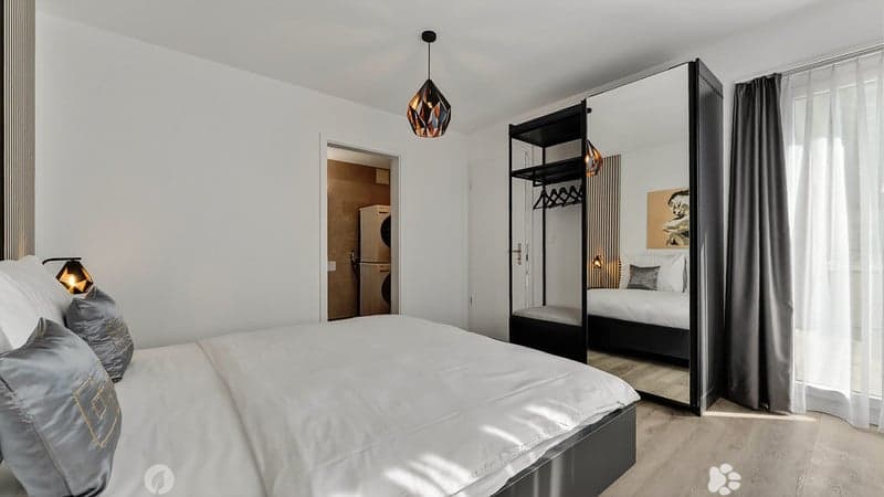 Moderne möblierte 2-Zimmer-Wohnung mit Service und Balkon in Biel (7)