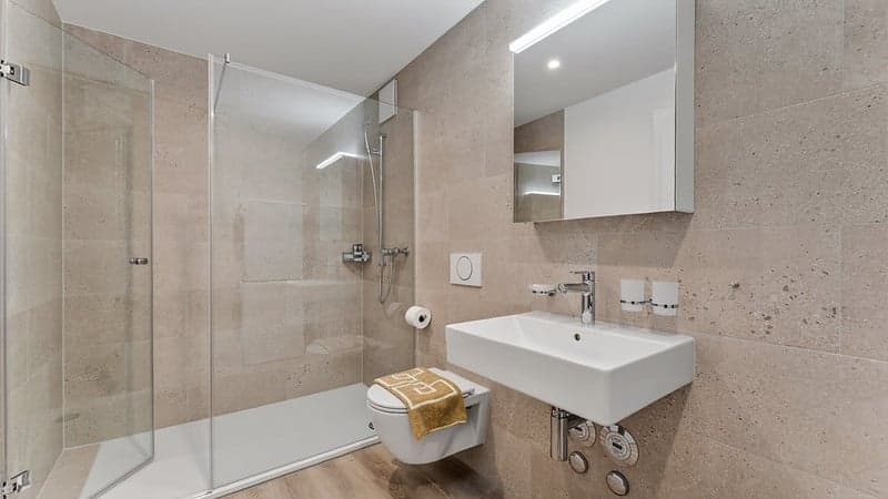 Moderne möblierte 2-Zimmer-Wohnung mit Service und Balkon in Biel (8)