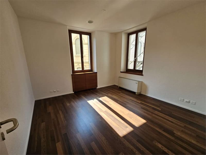 Lugano centre, bureau 4,5 pièces de 120 m² à louer (6)