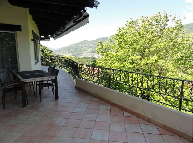 Vezia, splendide villa avec piscine intérieure (8)