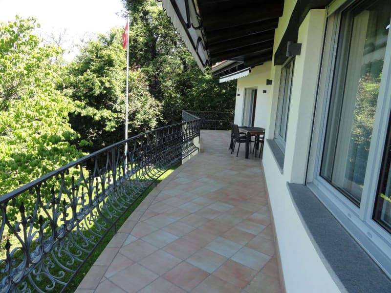 Vezia, splendide villa avec piscine intérieure (7)