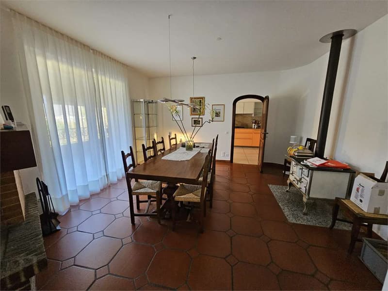 Vezia, splendide villa avec piscine intérieure (5)