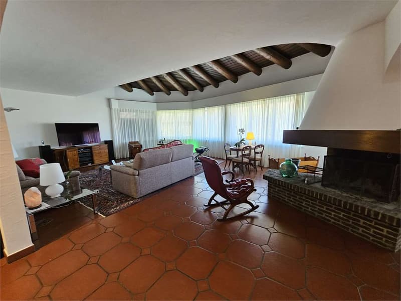 Vezia, splendide villa avec piscine intérieure (4)